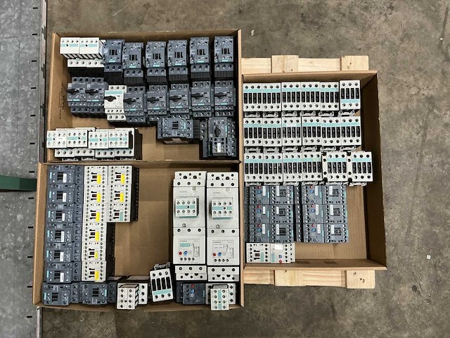 Siemens divers contactors en beveiligingschakelaars - afbeelding 5 van  12