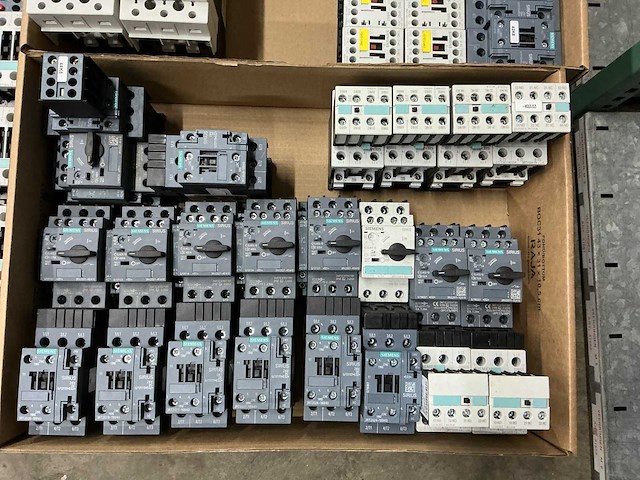 Siemens divers contactors en beveiligingschakelaars - afbeelding 7 van  12