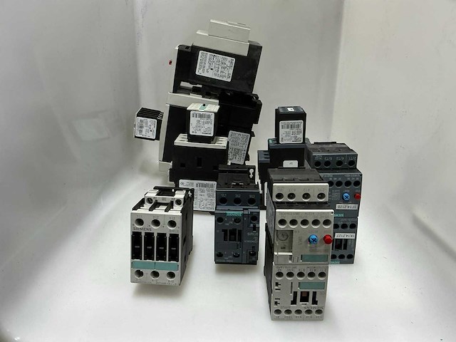 Siemens divers contactors en beveiligingschakelaars - afbeelding 10 van  12