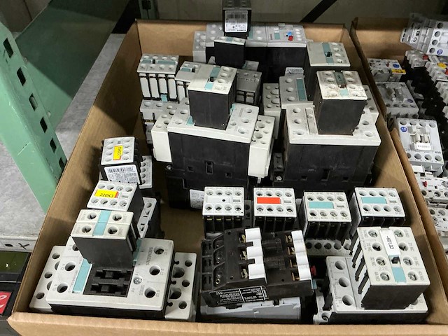 Siemens divers schakelmateriaal - afbeelding 2 van  12