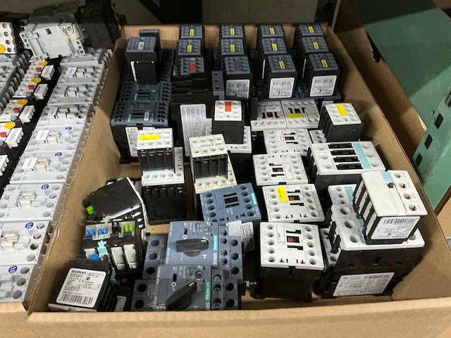 Siemens divers schakelmateriaal - afbeelding 4 van  12