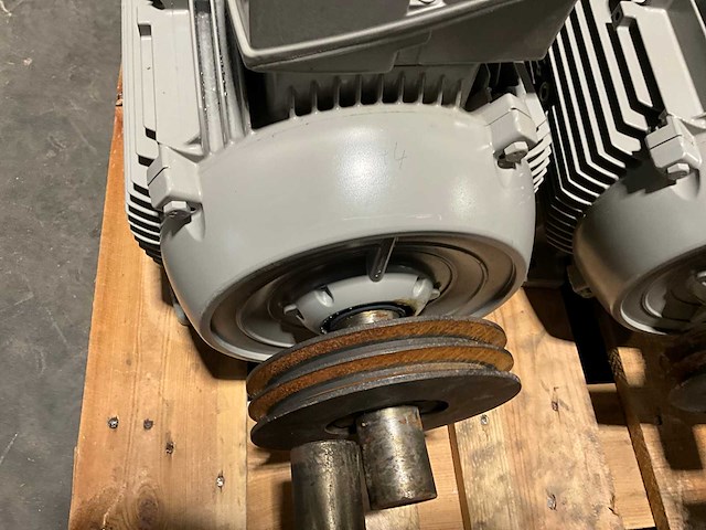 Siemens elektromotor - afbeelding 2 van  4