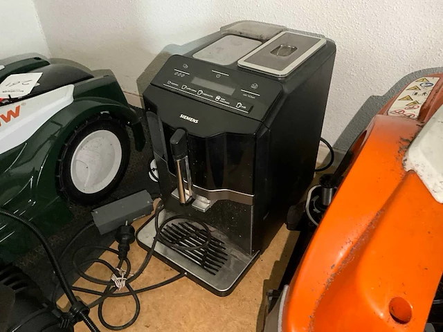 Siemens eq300 koffiemachine - afbeelding 1 van  6