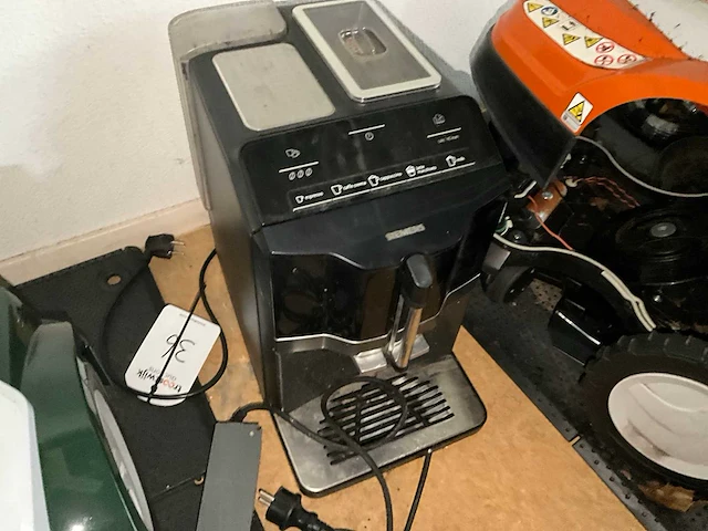 Siemens eq300 koffiemachine - afbeelding 2 van  6