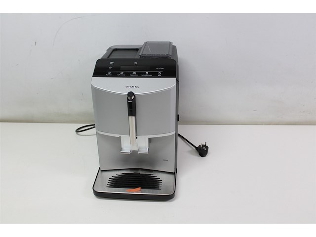 Siemens eq300 tf303e01 volautomatische espressomachine zilver - afbeelding 2 van  3