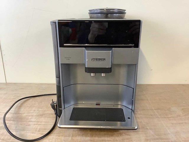Siemens eq.6 plus s 100 koffie- & espressomachines - afbeelding 1 van  6