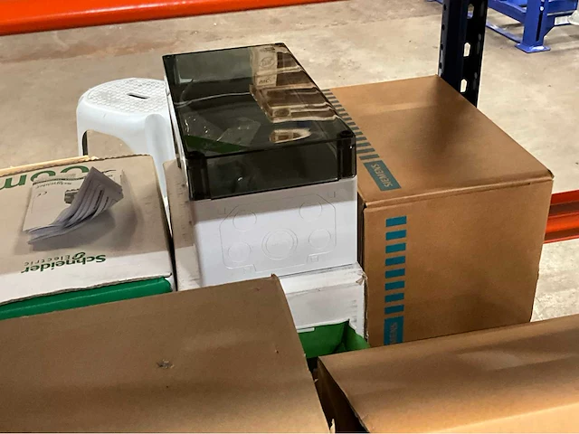 Siemens / kean muller / efen / aon / abb / uniop diverse elektra installatie materialen - afbeelding 11 van  52