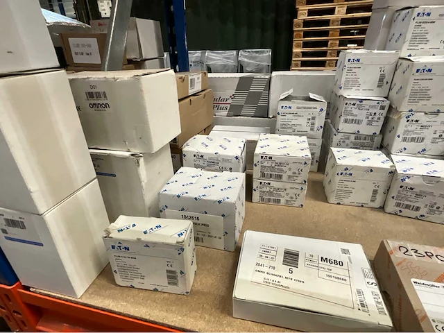 Siemens / kean muller / efen / aon / abb / uniop diverse elektra installatie materialen - afbeelding 26 van  52