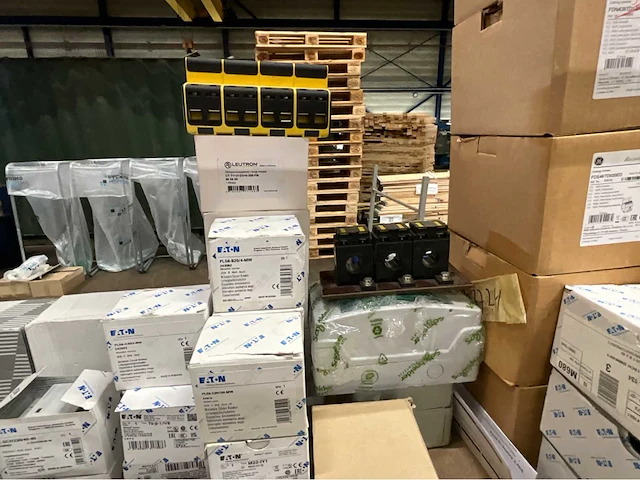 Siemens / kean muller / efen / aon / abb / uniop diverse elektra installatie materialen - afbeelding 29 van  52