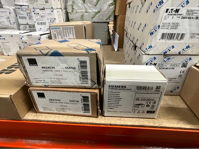 Siemens / kean muller / efen / aon / abb / uniop diverse elektra installatie materialen - afbeelding 31 van  52