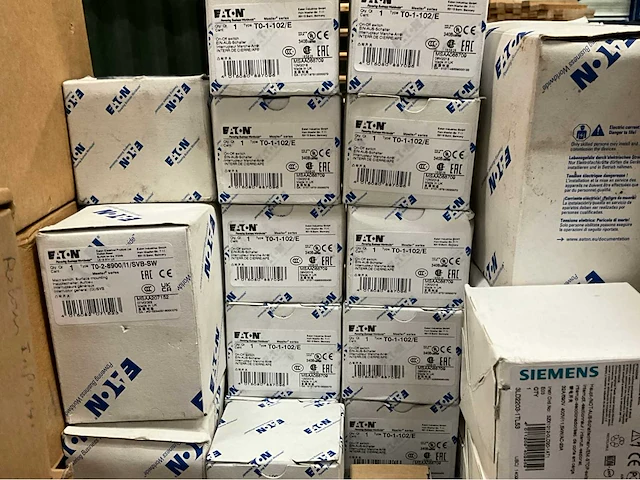 Siemens / kean muller / efen / aon / abb / uniop diverse elektra installatie materialen - afbeelding 38 van  52
