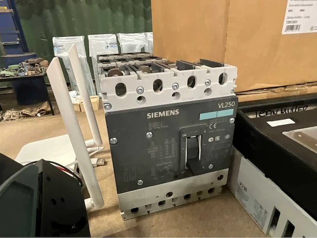 Siemens / kean muller / efen / aon / abb / uniop diverse elektra installatie materialen - afbeelding 49 van  52