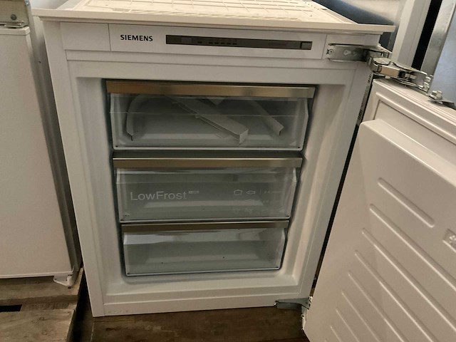 Siemens kg givv8a inbouw vriezer - afbeelding 2 van  3