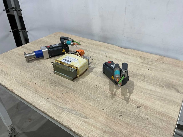 Siemens line reactor trafo met 2 motoren - afbeelding 1 van  10