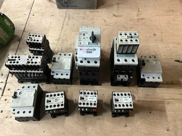 Siemens schakelmateriaal - afbeelding 1 van  7