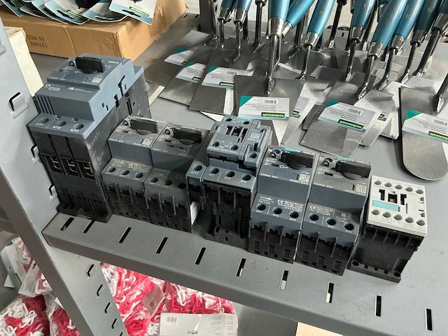 Siemens schakelmateriaal - afbeelding 1 van  5