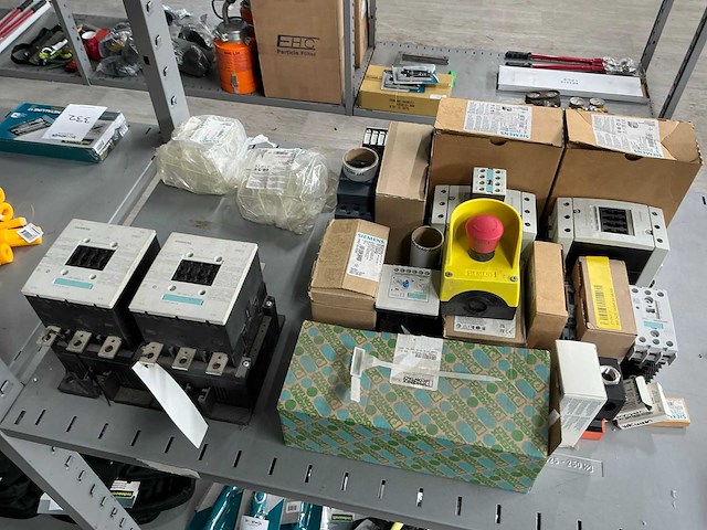 Siemens schakelmateriaal - afbeelding 1 van  9