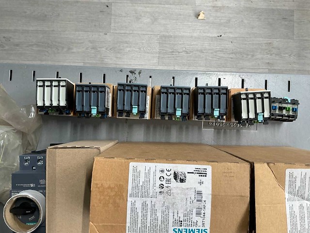 Siemens schakelmateriaal - afbeelding 8 van  9
