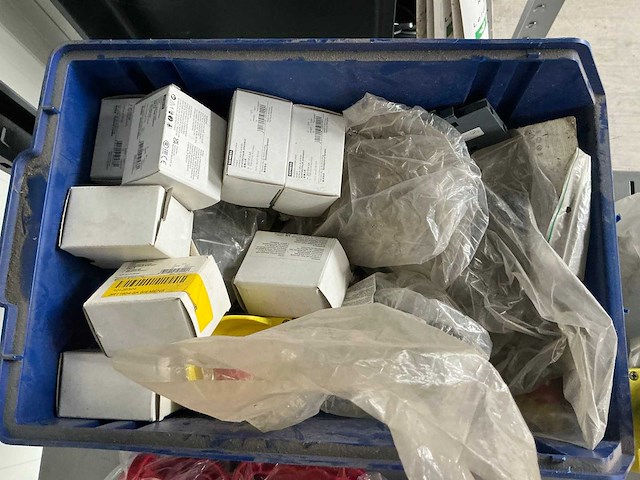 Siemens schakelmateriaal - afbeelding 2 van  3