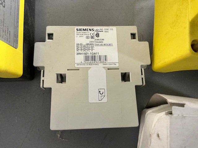 Siemens schakelmateriaal - afbeelding 3 van  3