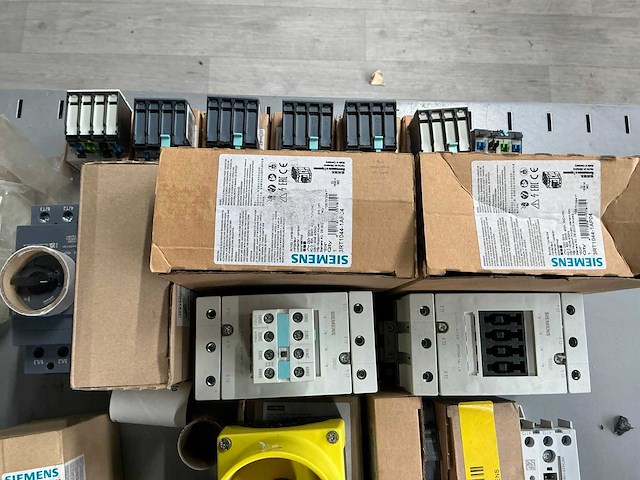 Siemens schakelmateriaal - afbeelding 6 van  9