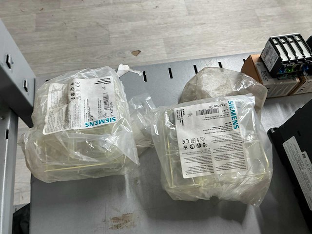 Siemens schakelmateriaal - afbeelding 7 van  9