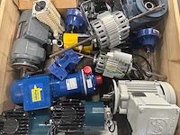 Siemens, sew-eurodrive - partij elektromotoren, pompen, reductoren en aandrijvingen - afbeelding 3 van  13
