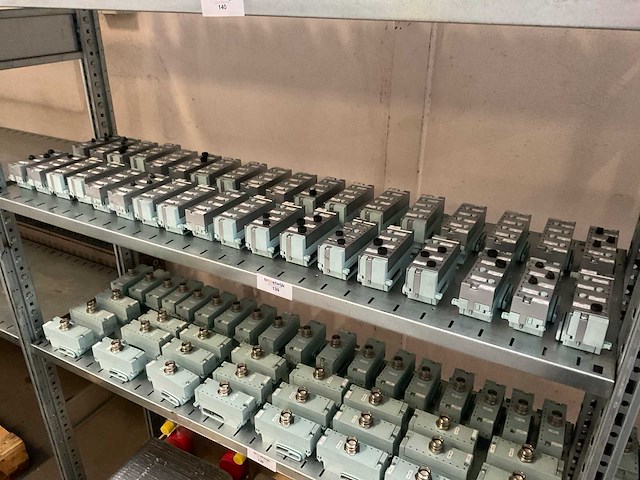 Siemens simatic 6es7 194-4ca00-0aa0 aansluitmodule (36x) - afbeelding 1 van  5