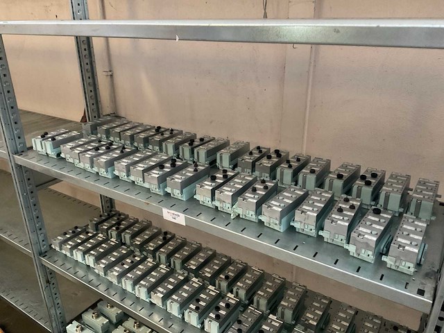 Siemens simatic 6es7 194-4ca00-0aa0 aansluitmodule (36x) - afbeelding 1 van  5