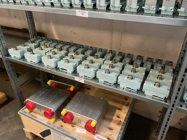 Siemens simatic 6es7 194-4fa00-0aa0 aansluitmodule (42x) - afbeelding 1 van  5