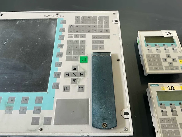 Siemens simatic pc fi45 + 2x op7-dp12 operator panels – industriële besturing - afbeelding 4 van  12
