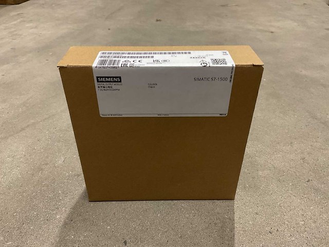 Siemens simatic s7-1500 6es7 526-2bf00-0ab0 digitale output module - afbeelding 2 van  2