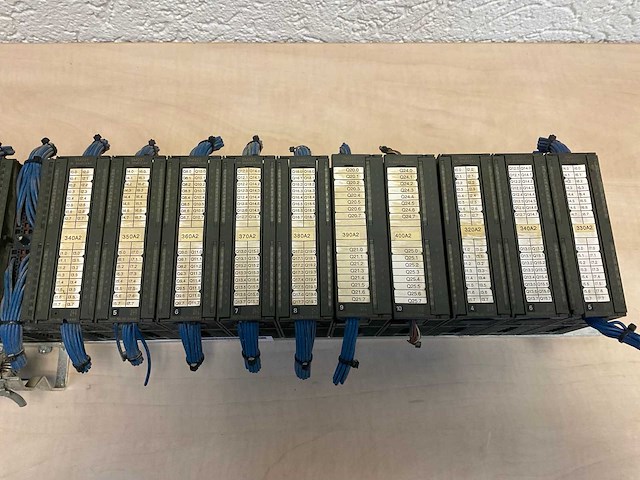Siemens simatic s7-300 / sm322 digitale controller en outputmodule - afbeelding 1 van  1
