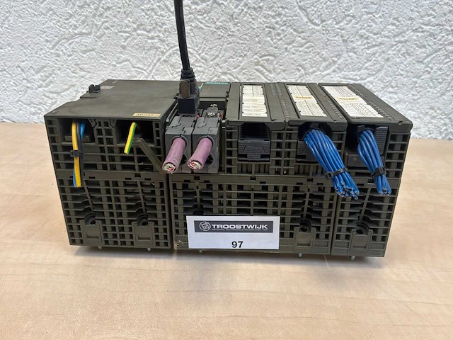 Siemens simatic s7-6es7 digitale controller en outputmodule - afbeelding 1 van  3
