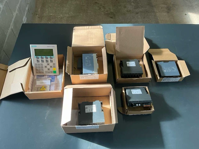 Siemens simatic & scalance industriële automatiseringscomponenten – op77a – ethernet switches – 6 stuks - afbeelding 12 van  18