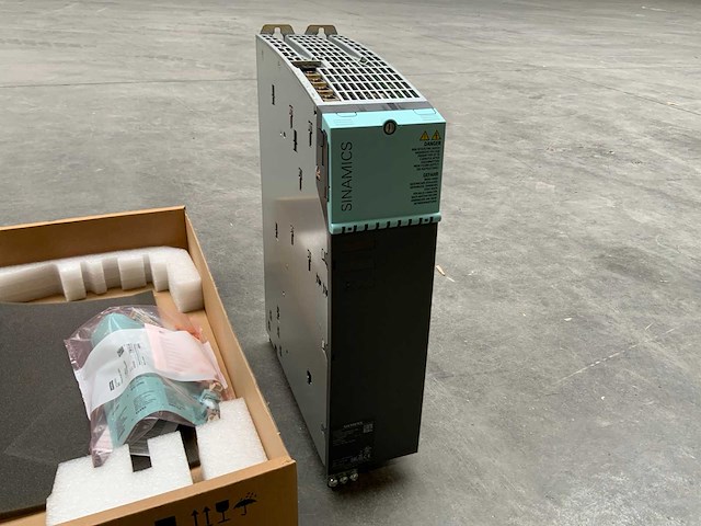 Siemens sinamics double motor modele 18a elektro component - ongebruikt - afbeelding 1 van  6