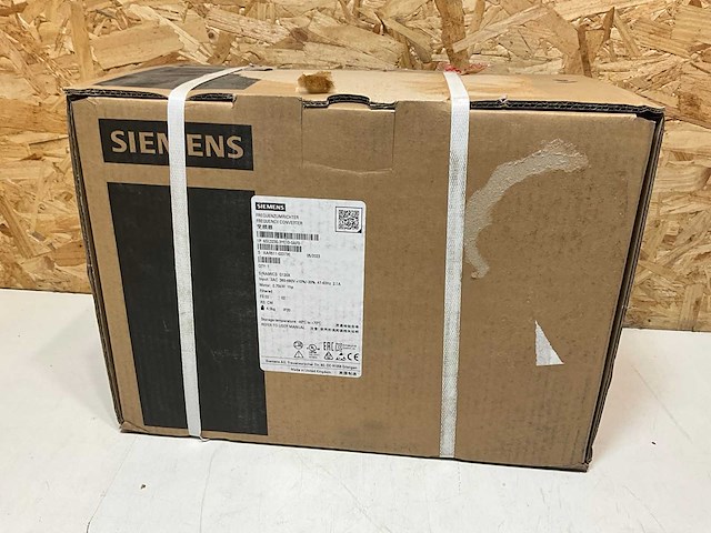 Siemens sinamics g120x 6sl3230-3ye10-0af0 frequentieregelaar 0,75kw 1hp 2.1a - afbeelding 2 van  2