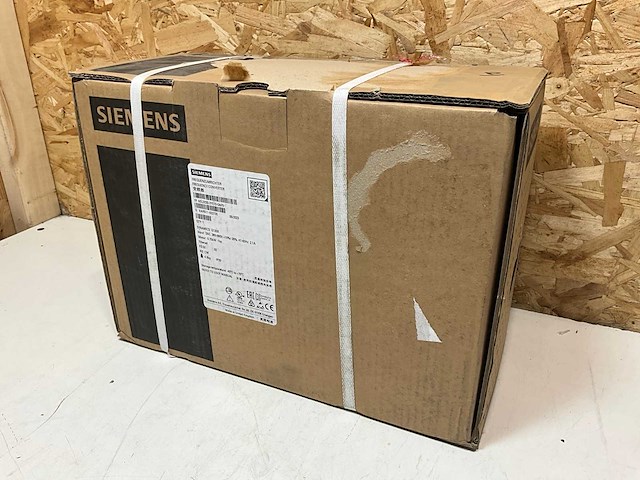 Siemens sinamics g120x 6sl3230-3ye10-0af0 frequentieregelaar 0,75kw 1hp 2.1a - afbeelding 4 van  4