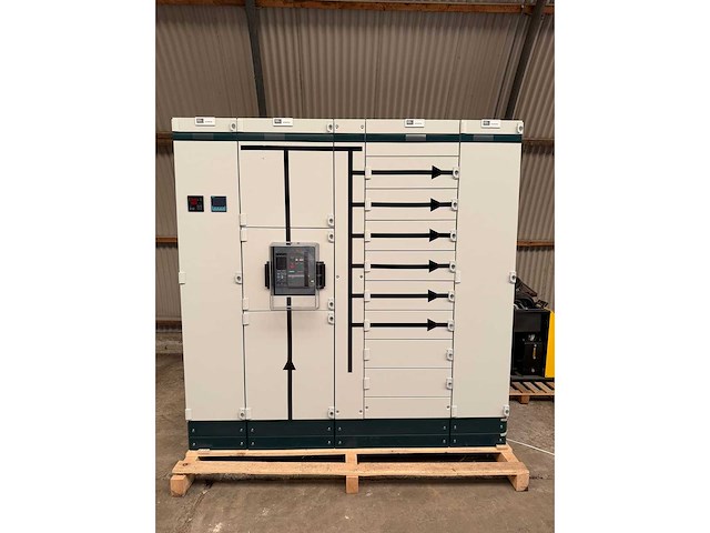 Siemens sivacon 630a low voltage panel - new - various energy - 2021 - afbeelding 1 van  16
