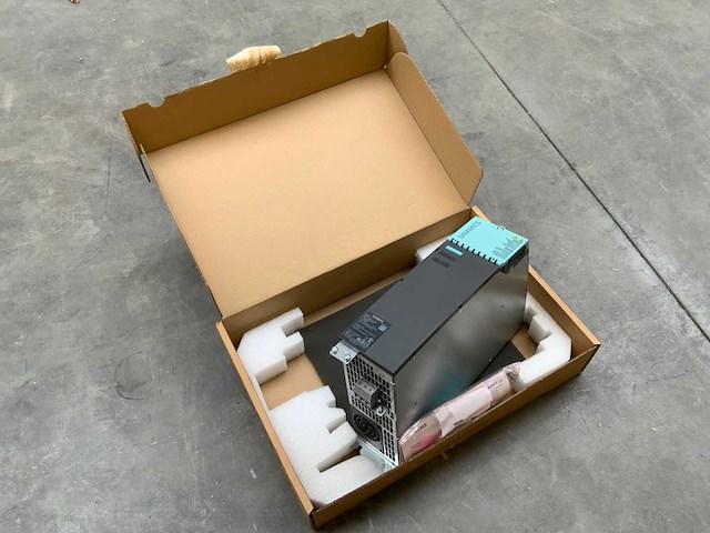 Siemens smart line module 16kw frequency converter - ongebruikt - afbeelding 5 van  6