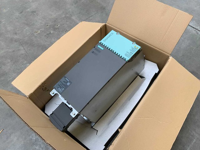Siemens smart line module 36kw frequency converter - ongebruikt - afbeelding 4 van  5
