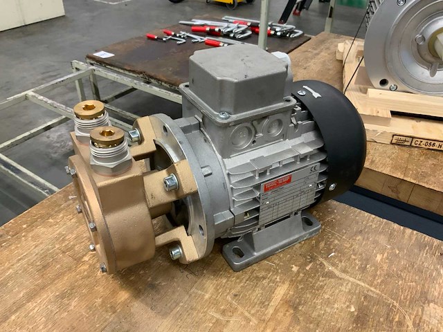 Siemens, tooltemp 1le1004-1b a234fb4 elektromotor en pomp - afbeelding 7 van  9