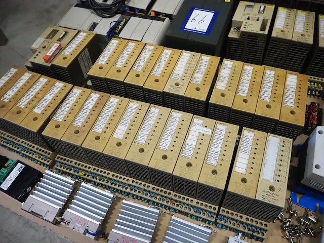 Siemens/omron/danfoss. - afbeelding 9 van  12