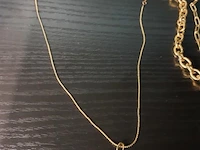 Sieraden bestaande uit o.a. schakelketting met harthanger, oorbellen & armband - afbeelding 3 van  10
