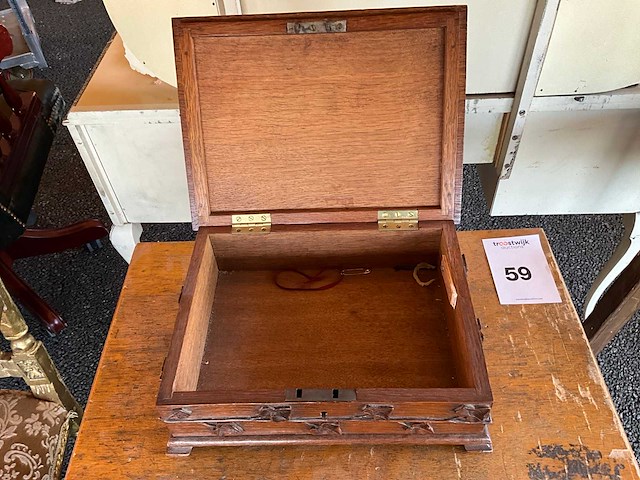 Sieraden doos en dierenhoorn - afbeelding 3 van  5