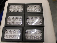 Sieraden op schap w.o. ringen en armbanden - afbeelding 5 van  5