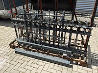 Sierhekwerk met poort - afbeelding 1 van  6