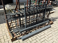 Sierhekwerk met poort - afbeelding 2 van  6