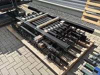 Sierhekwerk met poort - afbeelding 2 van  9