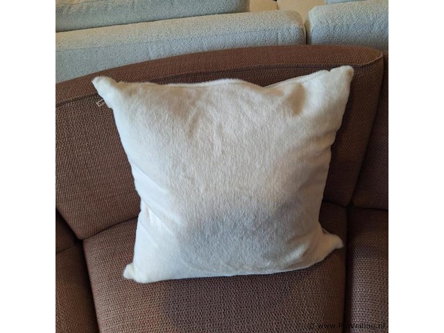 Sierkussen benji off white - 60x60cm - afbeelding 1 van  2